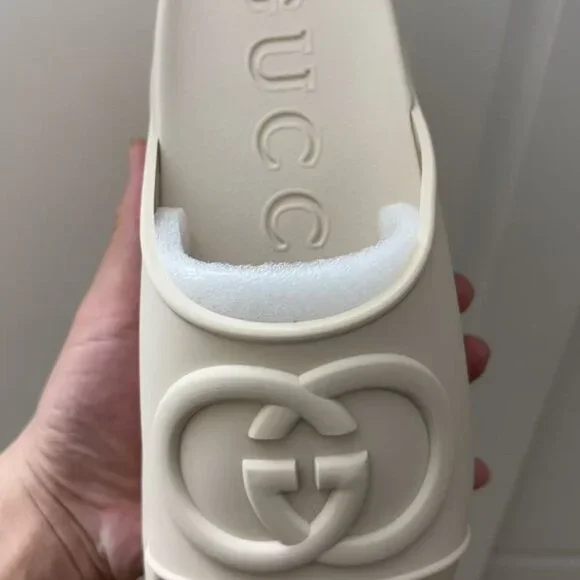 New! Gucci Interlocking G Platform Soft Rubber Slide Sandals - Picture 4 of 7